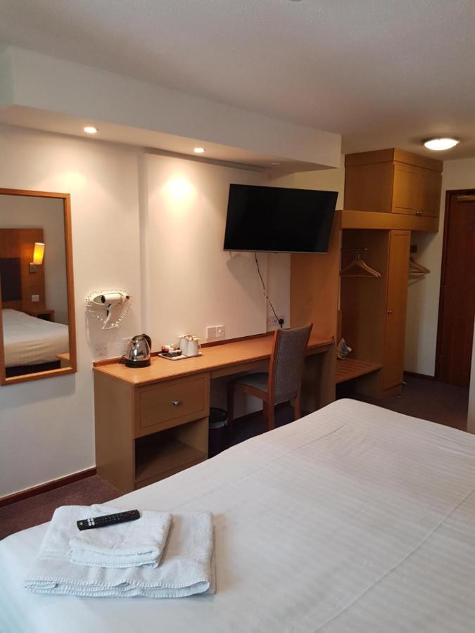 V Lodge Manchester มิดเดิลตัน ภายนอก รูปภาพ