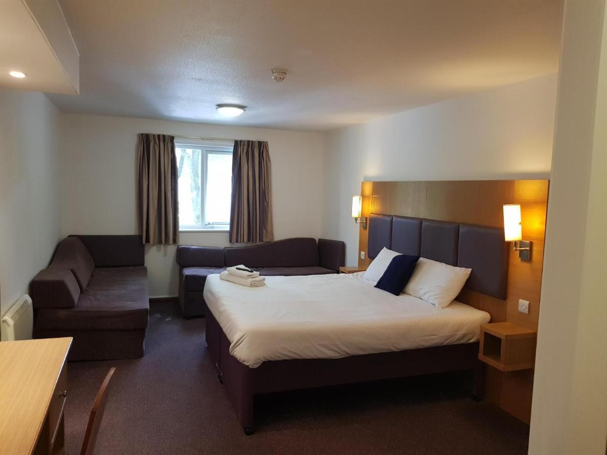 V Lodge Manchester มิดเดิลตัน ภายนอก รูปภาพ