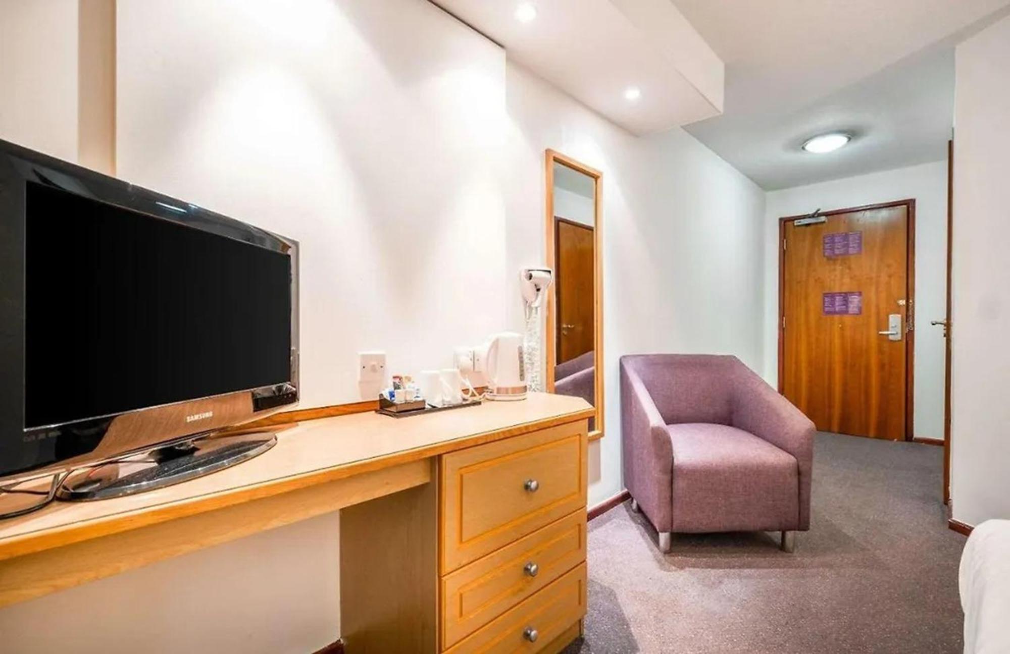 V Lodge Manchester มิดเดิลตัน ภายนอก รูปภาพ