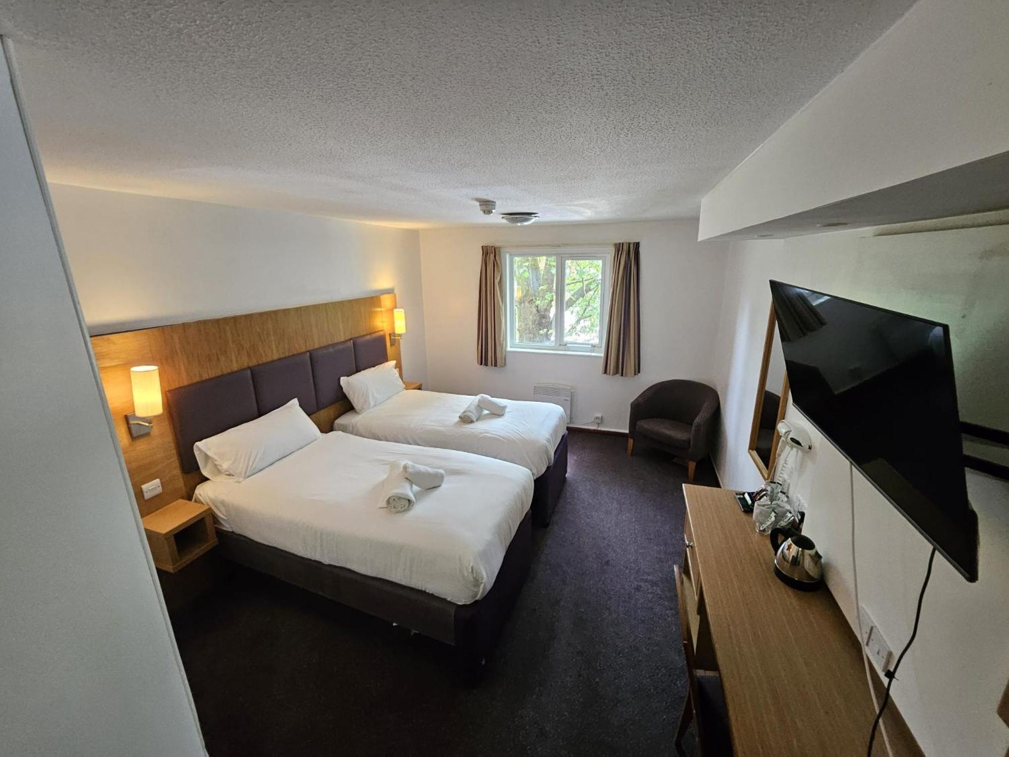 V Lodge Manchester มิดเดิลตัน ภายนอก รูปภาพ